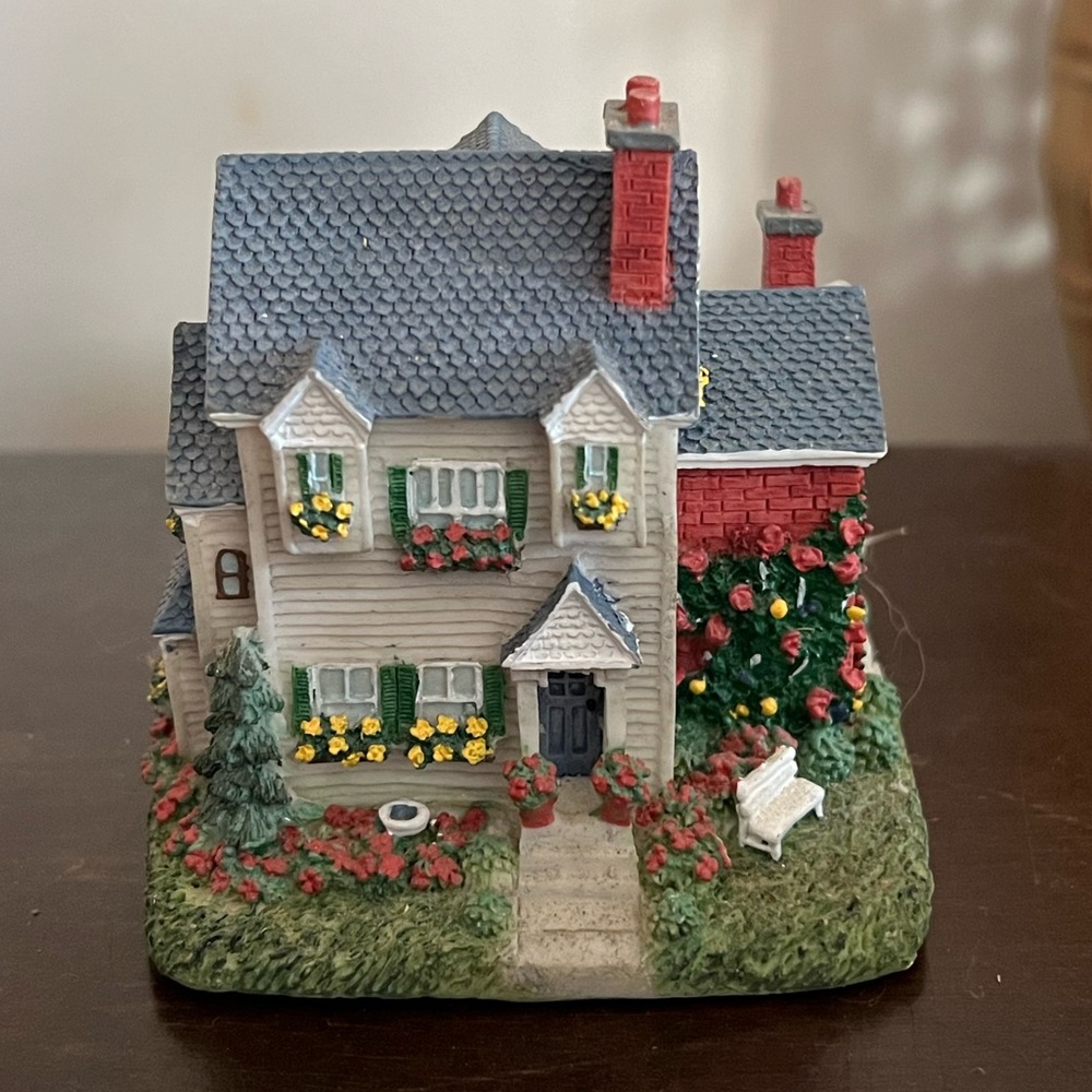 International Resources LLC AH192 The Stern House Miniature Model